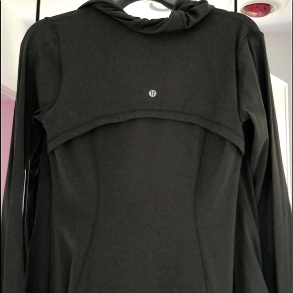 Lululemon size 8 tight fit jacket - Picture 2 of 4